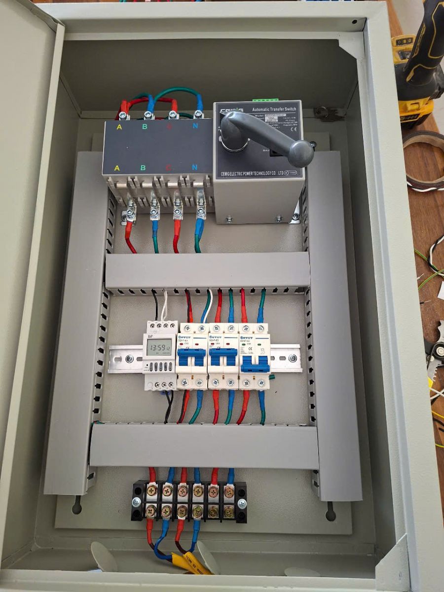 dien-mat-troi-tai-ha-noi-tiet-kiem-chi-phi-ben-vung-cho-gia-dinh-doanh-nghiep